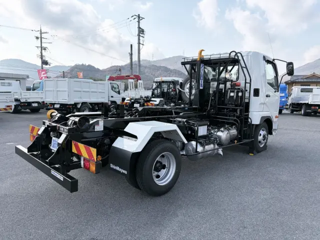 三菱 ファイター 2KG-FK72F(2WD)の写真6