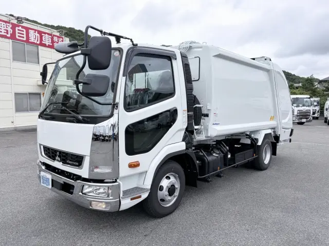 三菱 ファイター 2KG-FK72F(2WD)の写真1