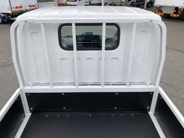 三菱 キャンター 2RG-FBA20(2WD)の写真11