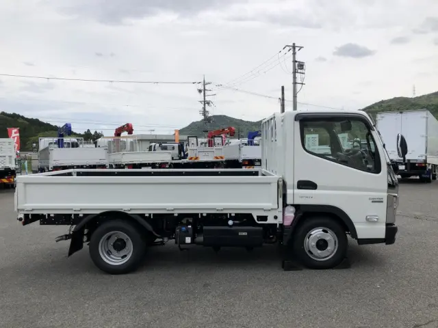 三菱 キャンター 2RG-FBA20(2WD)の写真15