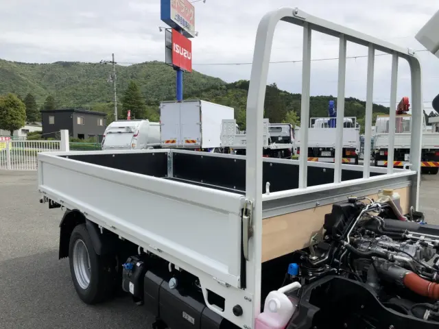 三菱 キャンター 2RG-FBA20(2WD)の写真17