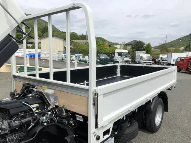 三菱 キャンター 2RG-FBA20(2WD)の写真18