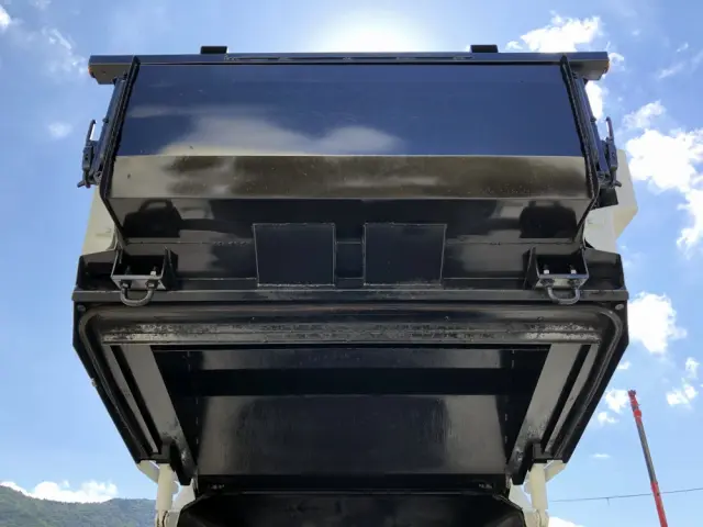 いすゞ エルフ BDG-NPR85AN(2WD)の写真25