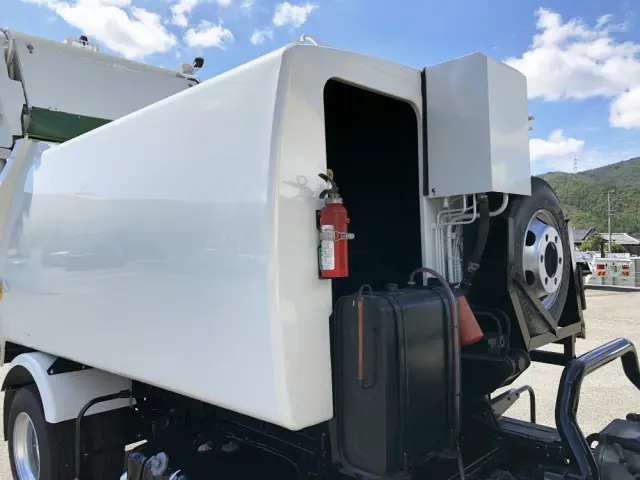 いすゞ エルフ BDG-NPR85AN(2WD)の写真26