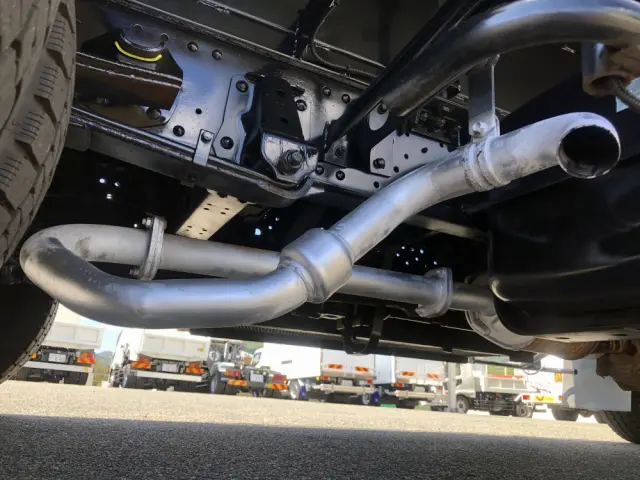 いすゞ エルフ BDG-NPR85AN(2WD)の写真34