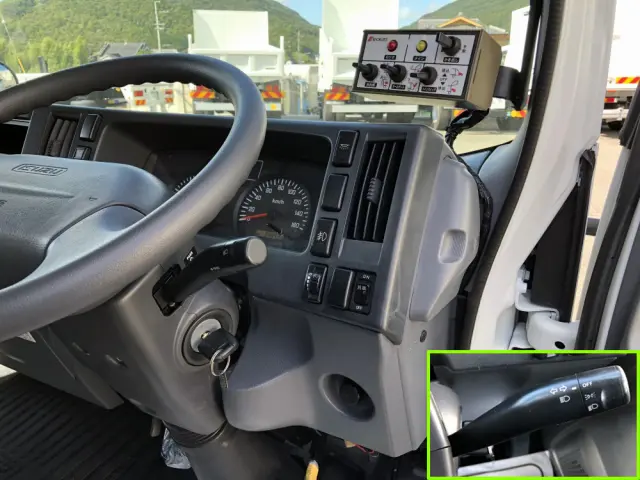 いすゞ エルフ BDG-NPR85AN(2WD)の写真37