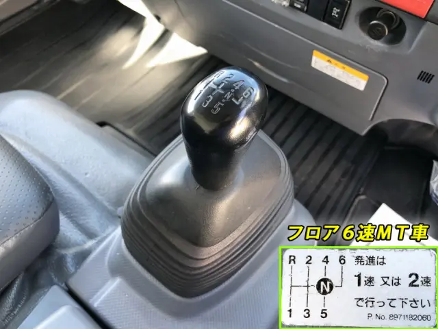 いすゞ エルフ BDG-NPR85AN(2WD)の写真40