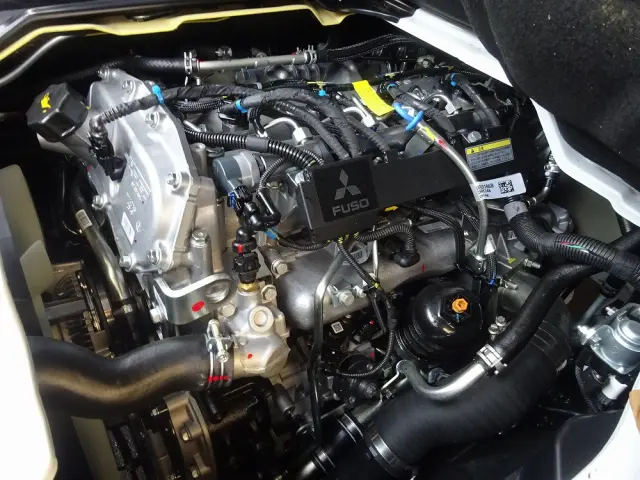 三菱 キャンター 2RG-FBA20(2WD)の写真10
