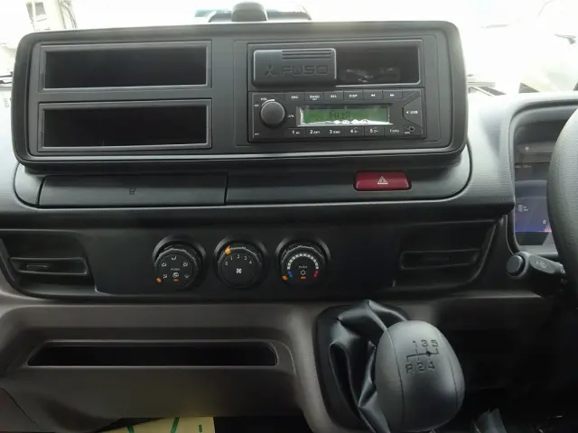 三菱 キャンター 2RG-FBA20(2WD)の写真31