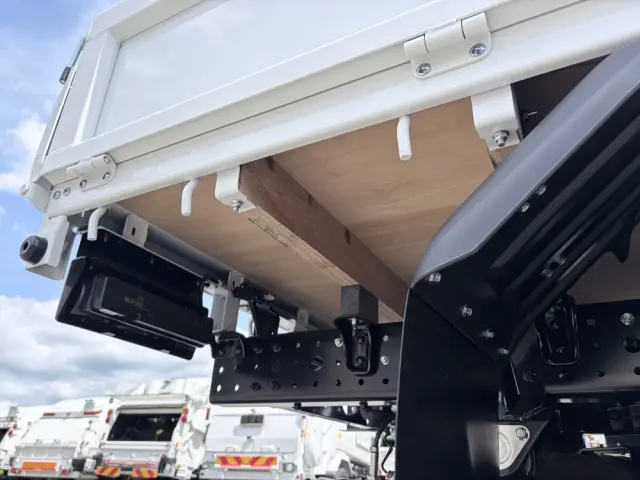 三菱 キャンター 2RG-FBA20(2WD)の写真28