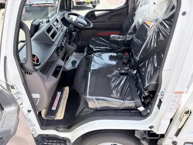 三菱 キャンター 2RG-FBA20(2WD)の写真35