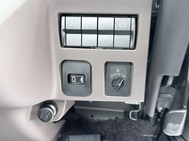 三菱 キャンター 2RG-FBA20(2WD)の写真41