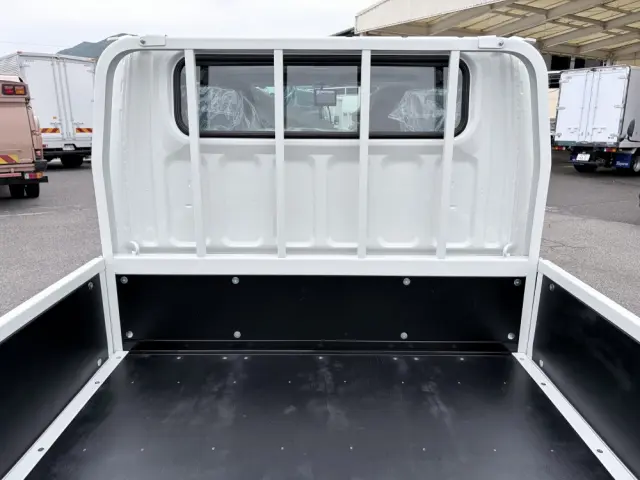 三菱 キャンター 2RG-FBA20(2WD)の写真11
