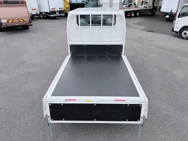 三菱 キャンター 2RG-FBA20(2WD)の写真13