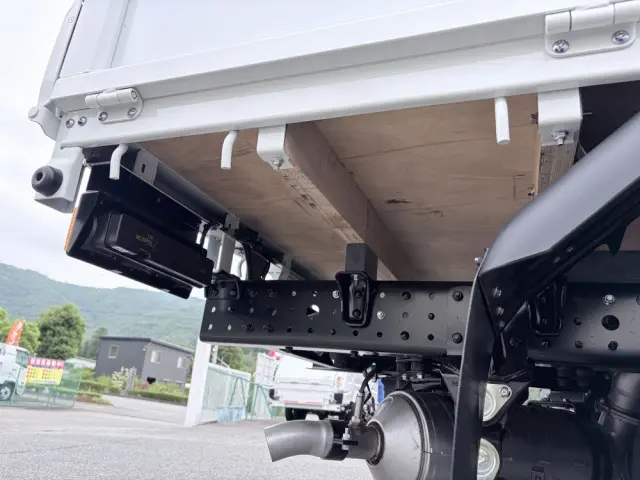 三菱 キャンター 2RG-FBA20(2WD)の写真22