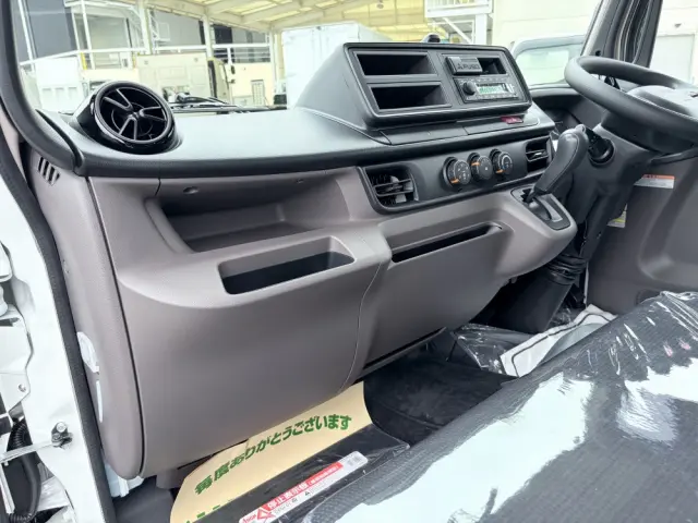 三菱 キャンター 2RG-FBA20(2WD)の写真38
