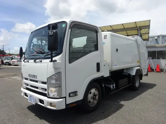いすゞ エルフ TKG-NMR85N(2WD)の写真1