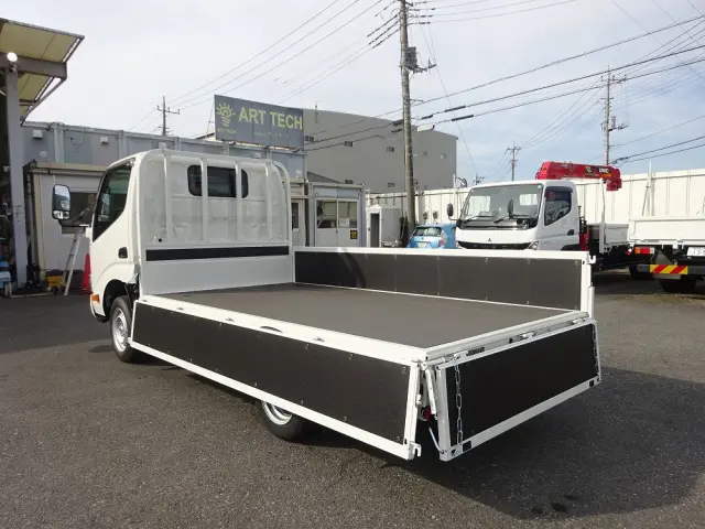 トヨタ ダイナ 3BF-TRY230(2WD)の写真6