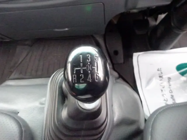 いすゞ フォワード SKG-FRR90S2(2WD)の写真38