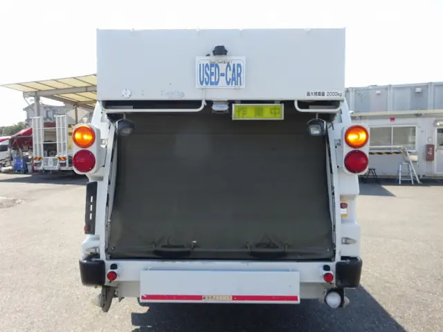 いすゞ エルフ TKG-NMR85N(2WD)の写真3