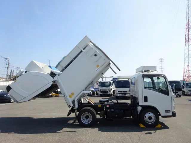 いすゞ エルフ TKG-NMR85N(2WD)の写真7