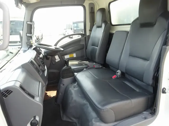 いすゞ エルフ TKG-NMR85N(2WD)の写真35