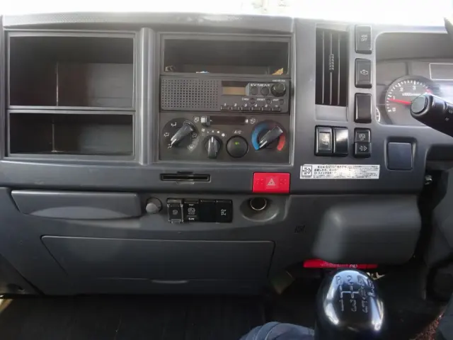いすゞ エルフ TKG-NMR85N(2WD)の写真38