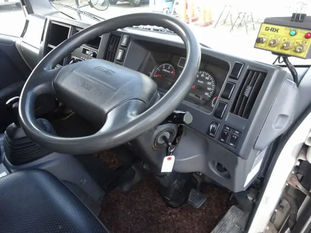 いすゞ エルフ TKG-NMR85N(2WD)の写真40