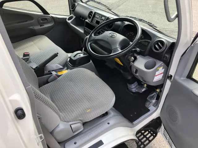 トヨタ ダイナ LDF-KDY281(4WD)の写真4