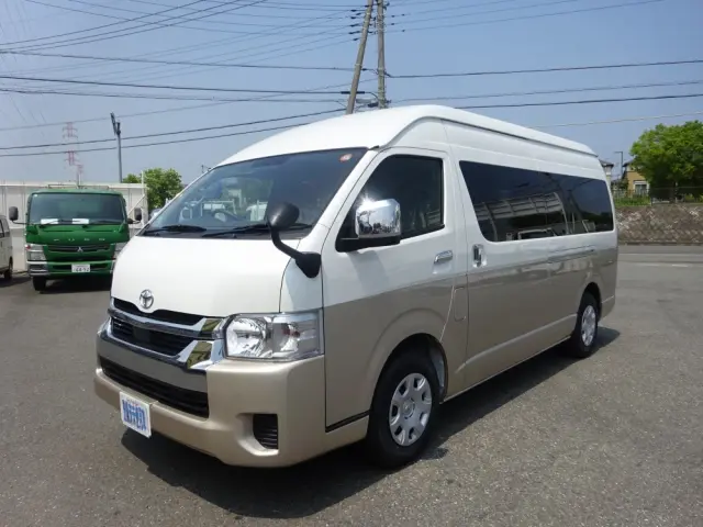 トヨタ ハイエース 3BA-TRH224W(2WD)の写真1