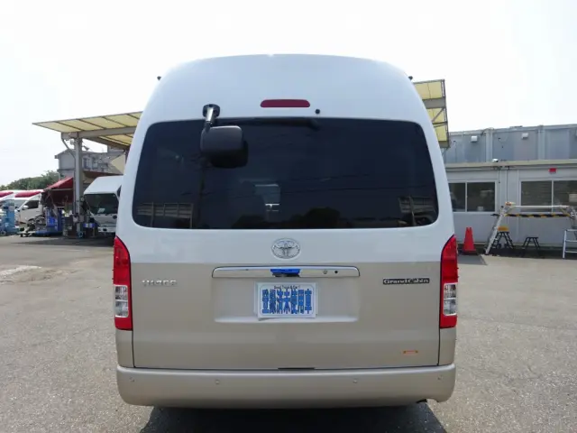 トヨタ ハイエース 3BA-TRH224W(2WD)の写真3