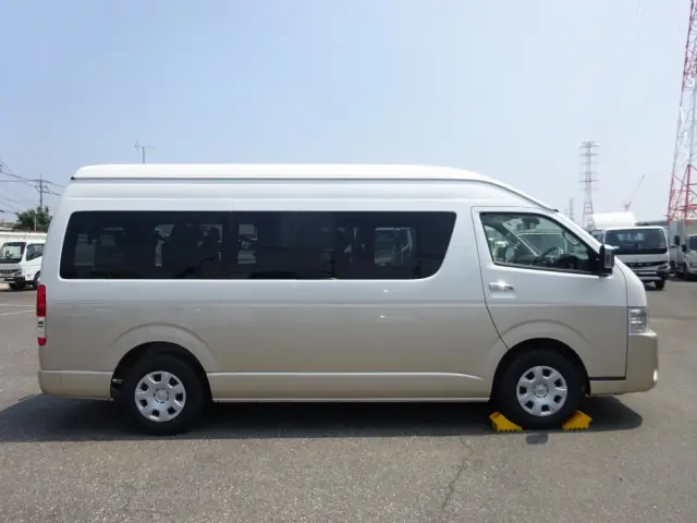トヨタ ハイエース 3BA-TRH224W(2WD)の写真11