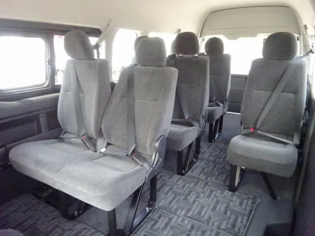 トヨタ ハイエース 3BA-TRH224W(2WD)の写真15