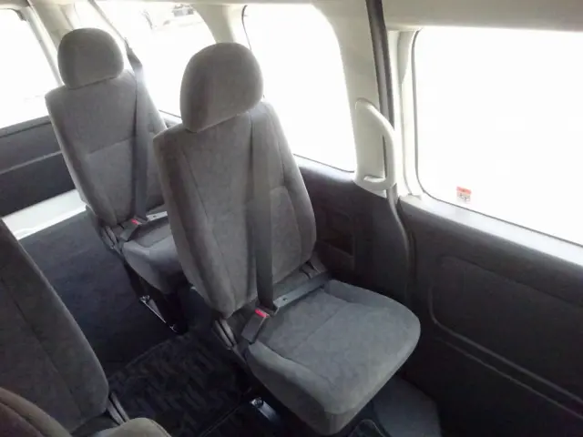 トヨタ ハイエース 3BA-TRH224W(2WD)の写真16