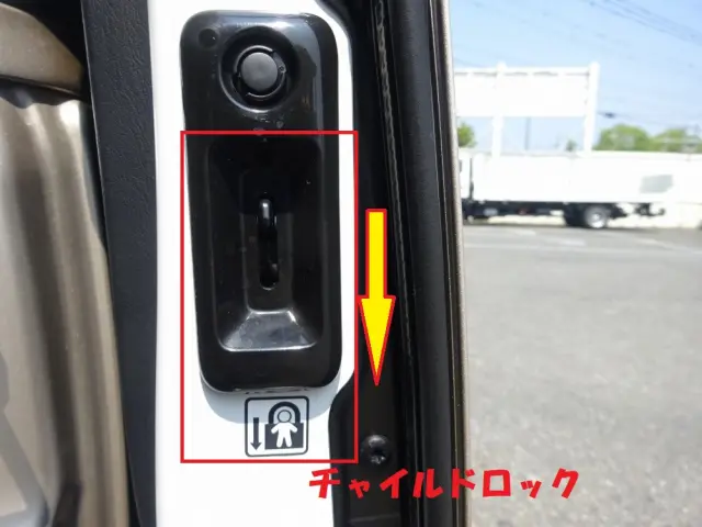 トヨタ ハイエース 3BA-TRH224W(2WD)の写真26