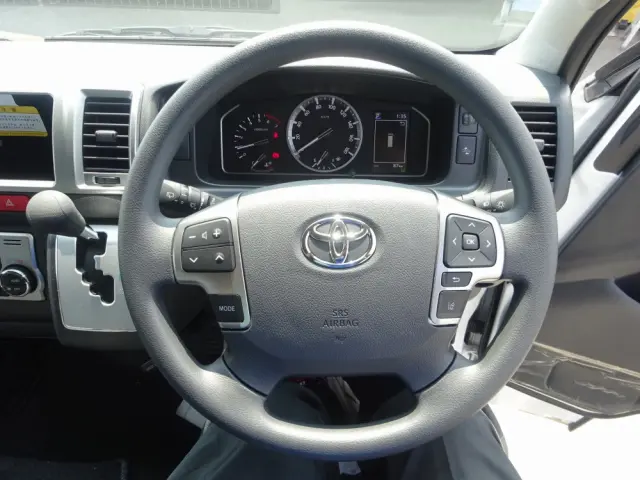 トヨタ ハイエース 3BA-TRH224W(2WD)の写真34