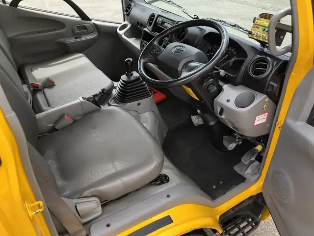 トヨタ ダイナ 2RG-XZU605A(2WD)の写真4