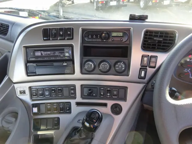 UD クオン QKG-GK6XAB(2WD)の写真40