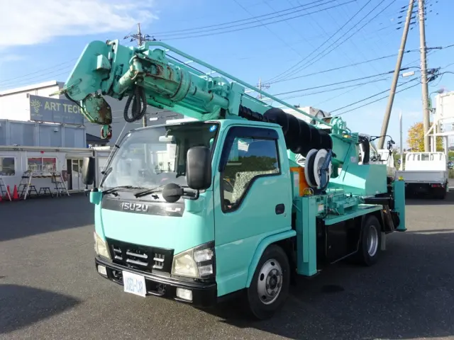 いすゞ エルフ PB-NKR81N(2WD)の写真1