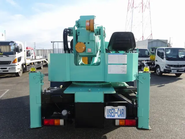 いすゞ エルフ PB-NKR81N(2WD)の写真3