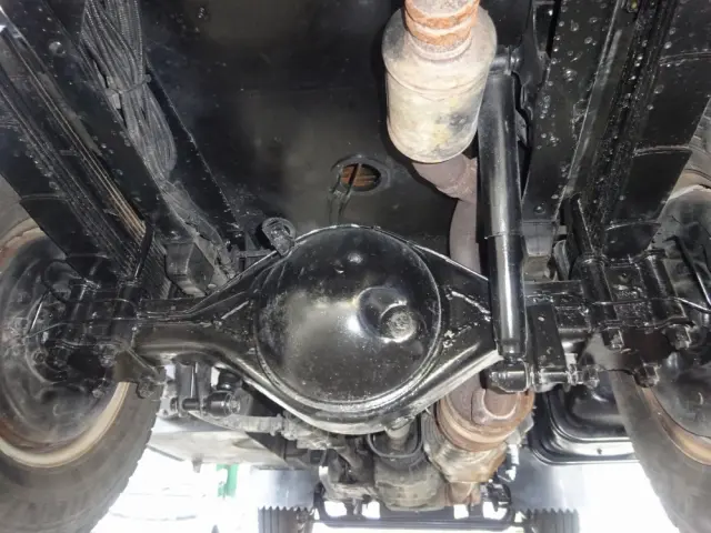 いすゞ エルフ PB-NKR81N(2WD)の写真9