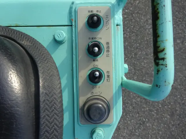 いすゞ エルフ PB-NKR81N(2WD)の写真13