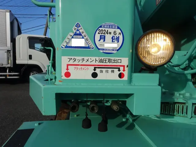 いすゞ エルフ PB-NKR81N(2WD)の写真14