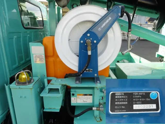 いすゞ エルフ PB-NKR81N(2WD)の写真23