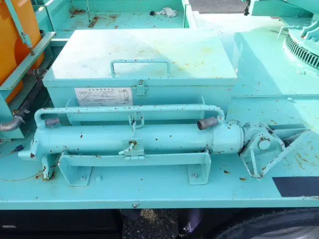 いすゞ エルフ PB-NKR81N(2WD)の写真25