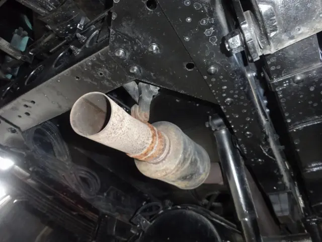 いすゞ エルフ PB-NKR81N(2WD)の写真32