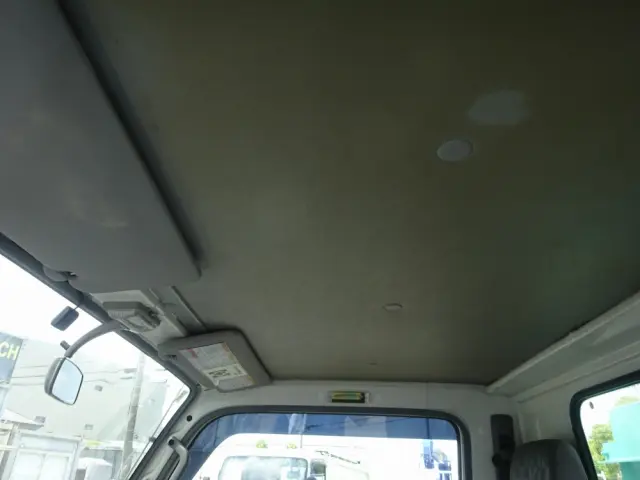 いすゞ エルフ PB-NKR81N(2WD)の写真42