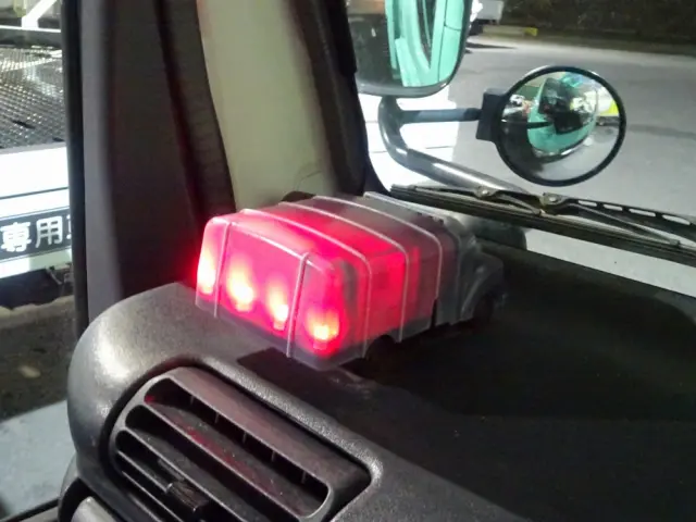 いすゞ エルフ PB-NKR81N(2WD)の写真43