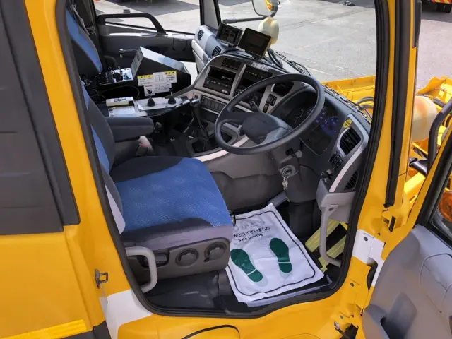 UD クオン ADG-CW4YL(6x4)の写真4