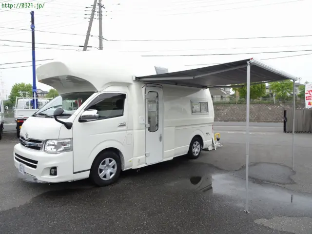 トヨタ ハイエース CBF-TRH221K(2WD)の写真1
